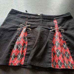 Super Low Fat punk style miniskirt. Vintage 90's, Y2K, SUPER CUTE!!